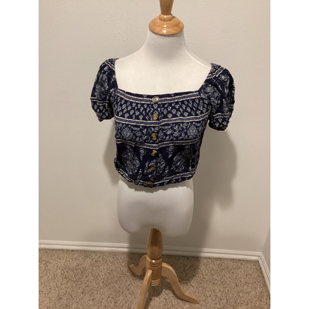 American Eagle Outfitters Blue Floral Square Neck‎ Puff Sleeve Cropped Button
